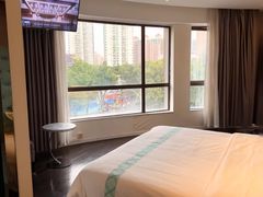 -希岸·轻雅酒店(广州白鹅潭艺术中心花地湾地铁站店)