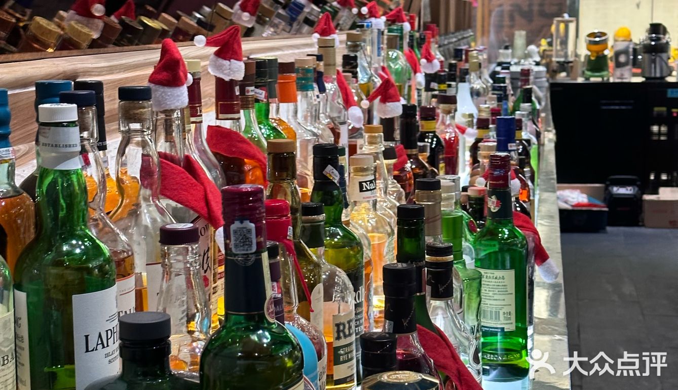 小伯格酒馆｜闺蜜聚会太棒啦！氛围感满满