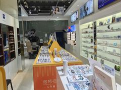 -诺柯视眼镜-蔡司依视路官方工厂店(淞南一店)