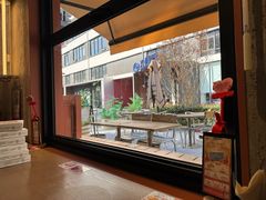 -必胜客(上海华谊新所店)