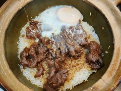 窝蛋牛肉片煲仔饭-红星光发煲仔饭(文海店)