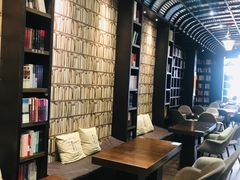 -钟书阁(松江泰晤士小镇店)