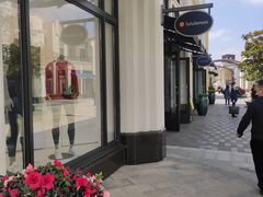 -lululemon(比斯特购物村店)