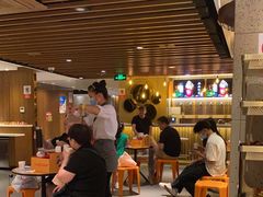 -海底捞火锅鲜切牛肉主题店(长寿路店)