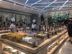 自助取餐区-绿岛港轩海鲜烤肉涮锅自助餐厅