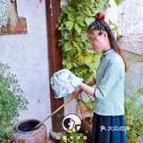 在荡口古镇景区内，都有民谣歌手随机地点驻唱