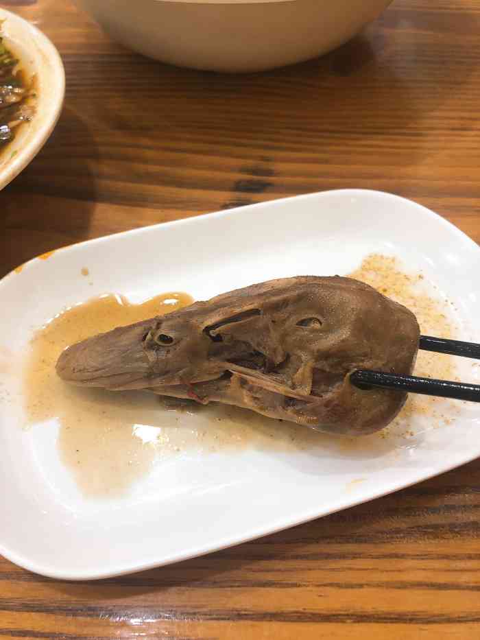 疯狂的鸭脑壳(台儿庄路店)-"走错了路路过这里,看了下附近的饭店,这家