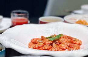 Steamed Giant Tiger Prawn