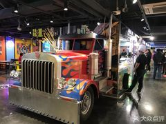 -第5大道精品休闲购物广场