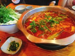 -野山舂·贵州现舂酸汤火锅(鸿通城店)