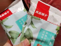 -良品铺子(五角场万达店)