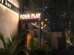 -FOUR PLAY BAR