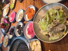 -明洞阿姨·韩式酱蟹烤肉·创意料理(三元桥店)