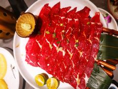 柠檬香草黑椒牛五花-小米烤肉-泥炉炭烤(常营店)