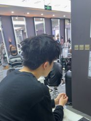 -藤野造型烫染·漂发