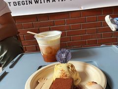 -HUGS coffee(东区店)