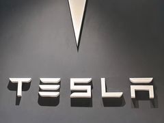 -TESLA 特斯拉(上海太古汇体验店)