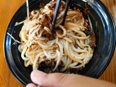 -丽虹云南过桥米线(兴工街店)