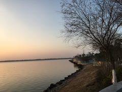 -上海滴水湖皇冠假日酒店