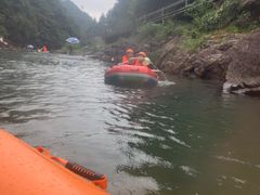 -安吉龙王山峡谷漂流