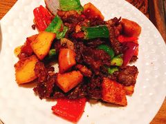 烤肉炒馕-阿里家·新疆烤肉酒場 by MIG