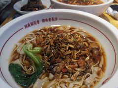 -呷佬·长沙手工米粉(金沙江路店)