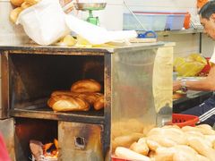 -Bánh Mì Huynh Hoa