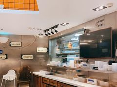 -新大咀港式茶餐厅(宝山万达店)