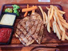 -Luga's 西餐酒吧·bistro(百家湖1912店)