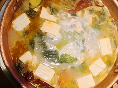 -洱火云南酸菜牛肉火锅(石景山当代商城店)