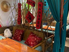 -八月美食小馆(银泰城总店)
