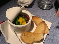 鹅肝酱面包片-弦月窗LUNETTE BY AMANDA(复兴路店)