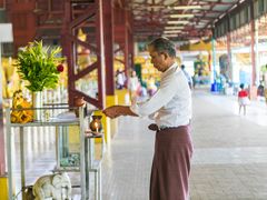 -ခြောက်ထပ်ကြီးရွှေသာလျောင်းဘုရားကြီး