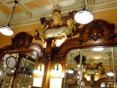 -Majestic Café
