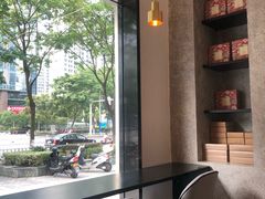 靠窗位-原麦世家(府琛大厦店)