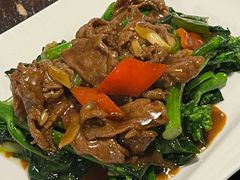 沙茶牛肉炒芥兰-七寸飝大饭店(马场店)