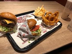 -The Habit Burger Grill 哈比特汉堡(复兴soho店)