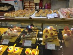 面包甜点陈列柜-苹果花园(襄阳南路店)