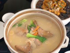 浓鸡汤炖竹笙-72号海鲜私房菜
