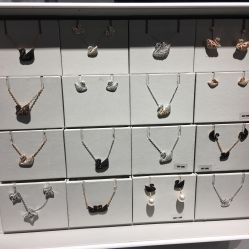 -SWAROVSKI(燕莎奥特莱斯店)