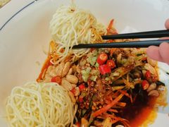 鸡丝凉面-有红鸡毛店·川菜(建设路店)