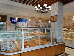 面包甜点陈列柜-老大昌(淮海中路店)