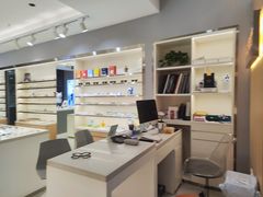 -视野联行眼镜·蔡司·尼康·豪雅·依视路(青浦宝龙店)