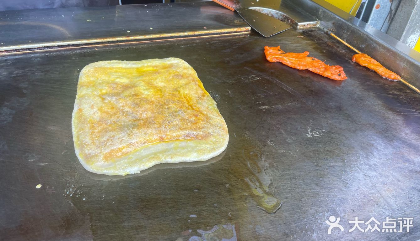 鸡蛋灌饼热乎乎!