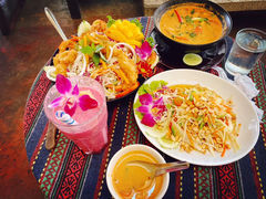 -Tikky Cafe