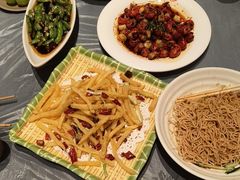 -肥肥虾庄·金牌油焖大虾(杨园滨江时代walk店)