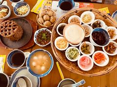 -包整·丝娃娃(一览甲秀楼风景店)