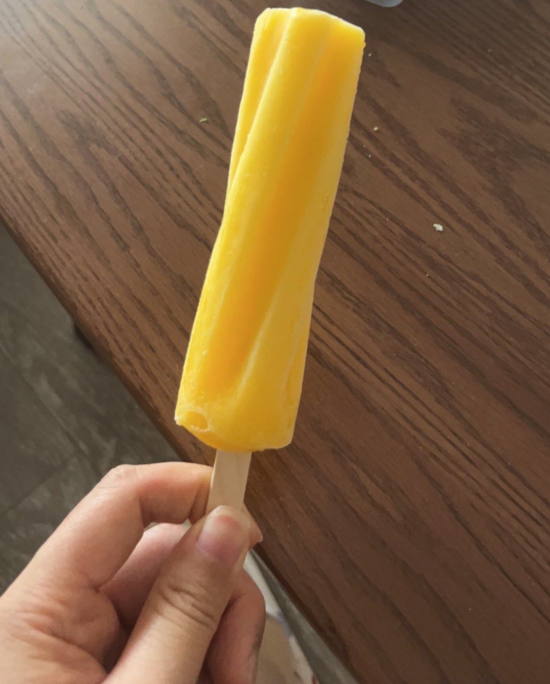 菠萝味的冰棒是谁的童年回忆呀
