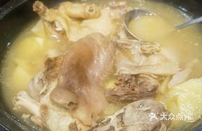 Braised Three Delicacies in Clay Pot