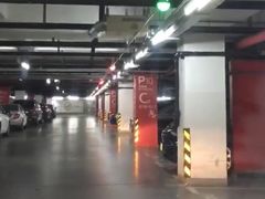 -虹桥火车站-停车场